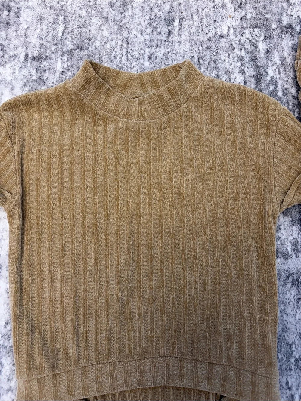 Old Navy Ribbed Mock Neck Sweater in dark Mustard size 5T